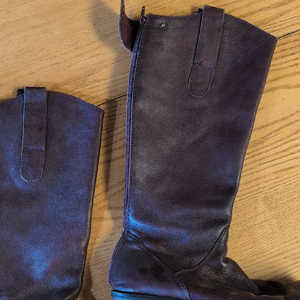 Elegant Brown Heeled Boots